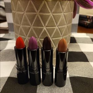 💝.  Lipsticks.  3 Shades Available.